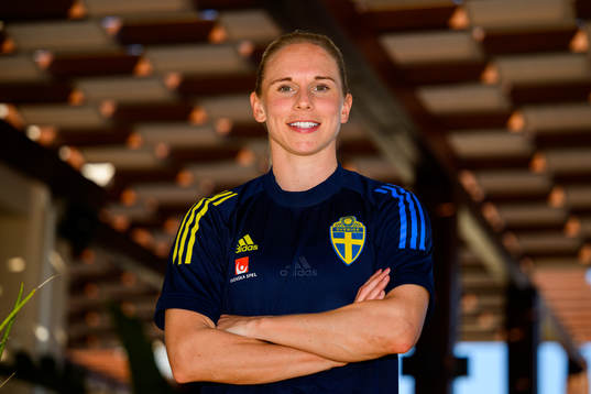Jonna Andersson pose for a portrait