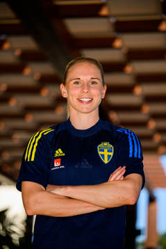 Jonna Andersson pose for a portrait