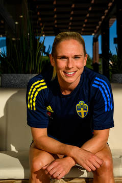 Jonna Andersson pose for a portrait