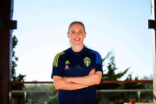 Jonna Andersson pose for a portrait