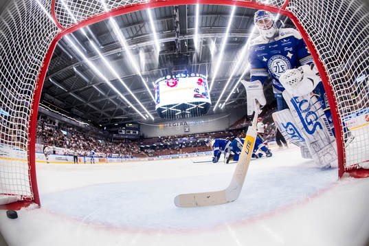 Leksands målvakt Kasimir Kaskisuo deppar