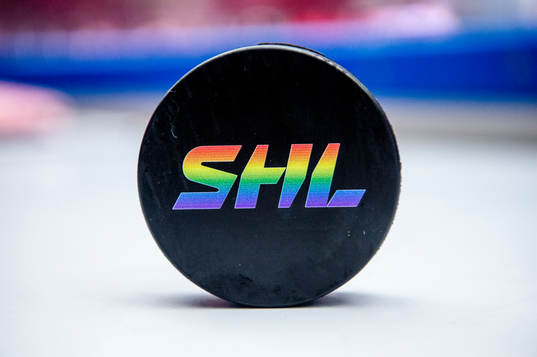 Malmö Redhawks pride-puck
