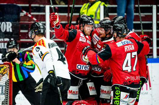 Malmö Redhawks Carl Söderberg jublar