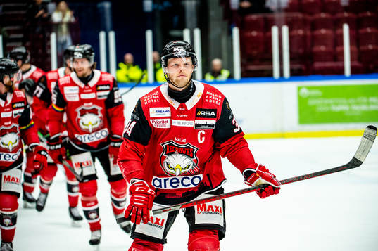 Malmö Redhawks Carl Söderberg jublar