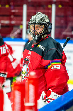 Malmö Redhawks prideambassadör målvakt Oscar Alsenfelt