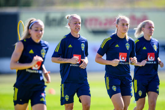 Kosovare Asllani, Caroline Seger, Stina Blackstenius and