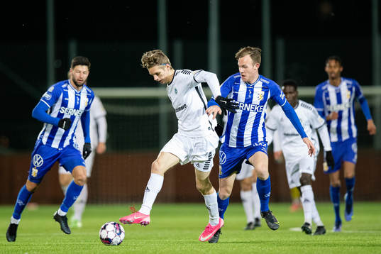 Utsiktens Lucas Hedlund och IFK Göteborgs Tim van Assema