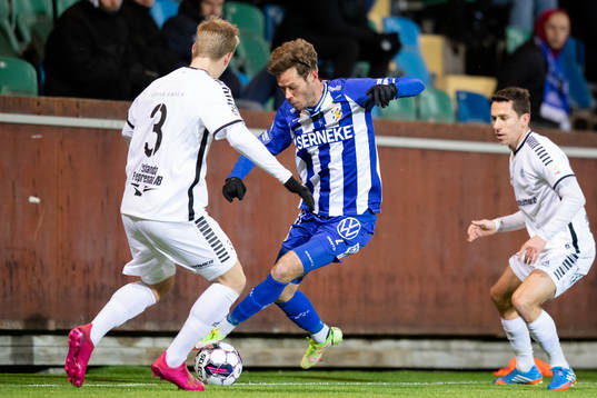 Utsiktens Billy Nordström  och Predrag Randelovic mot IFK