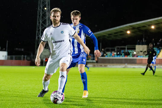 Utsiktens Erik Gunnarsson och IFK Göteborgs Anton Kurochkin