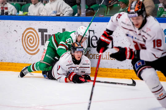 Rögles Leon Bristedt  och Örebros Marcus Hardegård