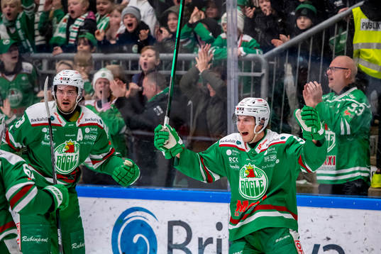 Rögles Adam Tambellini jublar