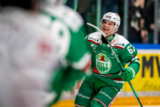 Rögles Leon Bristedt jublar