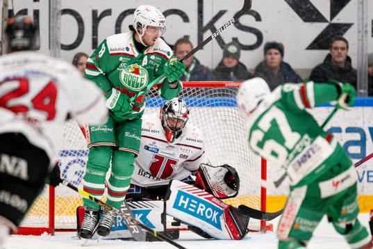 Rögles Leon Bristedt gör 2-1 bakom Dennis Everberg och