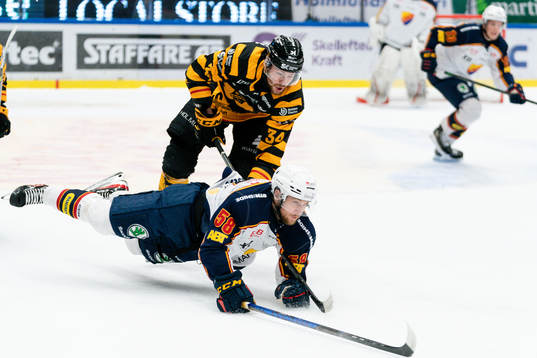 Djurgårdens Fredrik Forsberg och Skellefteås Tom