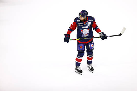Linköpings Jonas Junland deppar