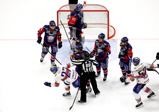 Situationen vid mål 0-2 som gav matchstraff för