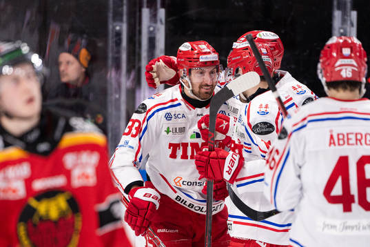 Timrås Albin Lundin jublar