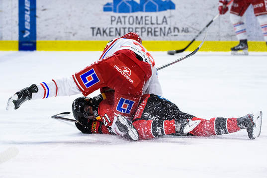 Timrås Ty Rattie och Luleås Juhani Tyrväinen