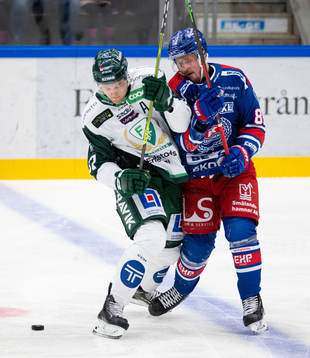 Färjestads Adam Ginning och Oskarshamns Patrik Karlkvist