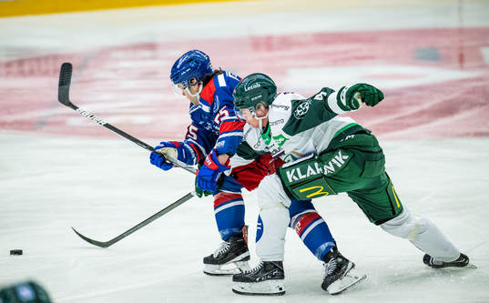 Oskarshamns David Quenneville och Färjestads Oscar Lawner