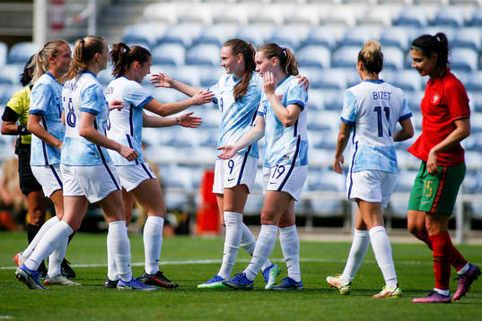 Players of Norway celebrate