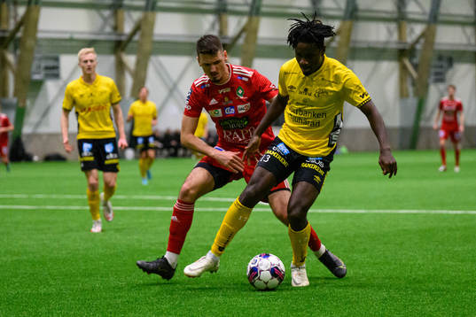Skövdes Aldin Basic och Elfsborgs Michael Baidoo