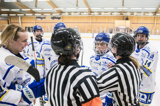 Leksands Tereza Vanisova, Wilma Johansson och Payge Pena i