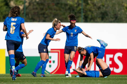 Players of Italy celebrate the 0-1 goal