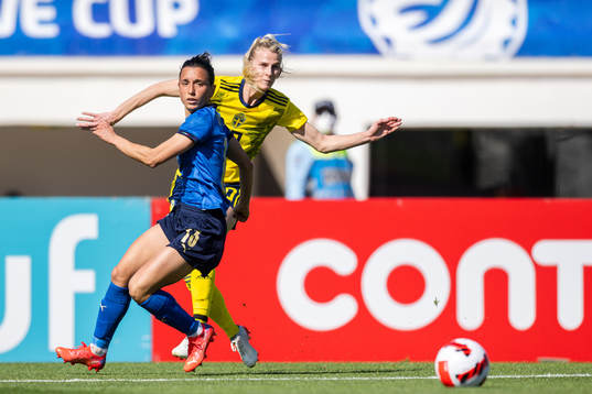 Christina Girelli of Italy and Sofia Jakobsson of Sweden