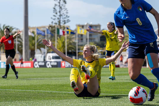 Sofia Jakobsson of Sweden reacts