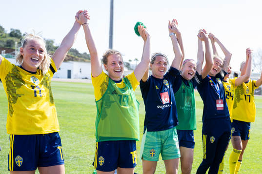 Stina Blackstenius , Anna Anvegård, goalkeeper Jennifer
