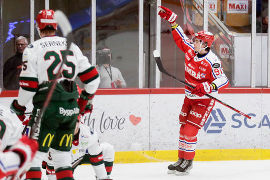 Timrås Viktor Lodin jublar