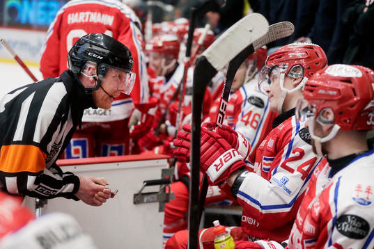 Domare Mikael Holm och TimråsErik Walli Walterholm