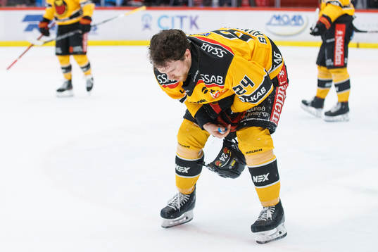 Luleås Brendan Shinnimin lämnar isen