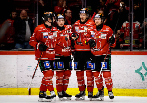 Örebros Robin Kovacs jublar vid 2-0