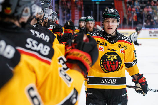 Luleås Erik Gustafsson jublar