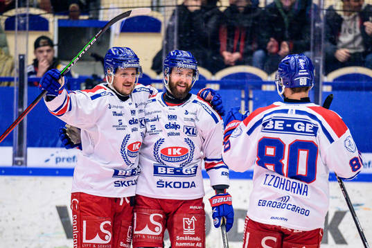 Oskarshamns Patrik Karlkvist och Hynek Zohorna jublar
