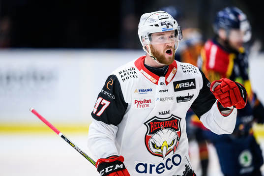 Malmö Redhawks Joakim Ryan jublar