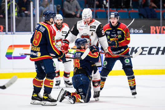 Malmö Redhawks Lance Bouma och Djurgårdens Emil Berglund