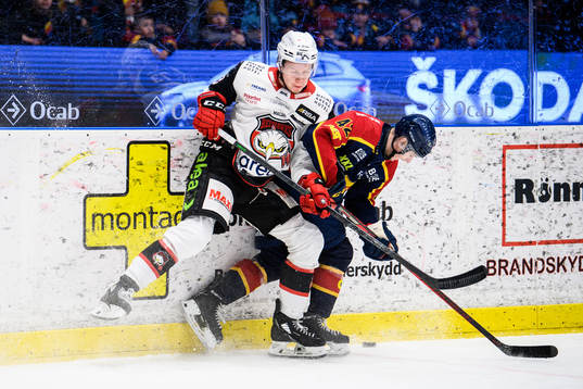 Malmö Redhawks Adam Ollas Mattsson och Djurgårdens Ludvig