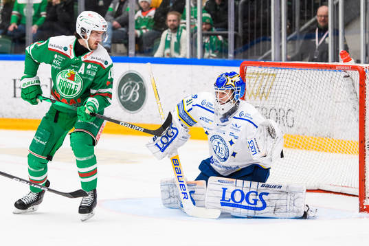 Rögles Dennis Everberg och Leksands målvakt Kasimir