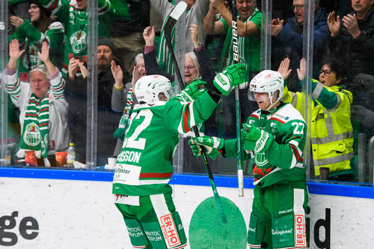Rögles Brady Ferguson jublar med Linus Sjödin