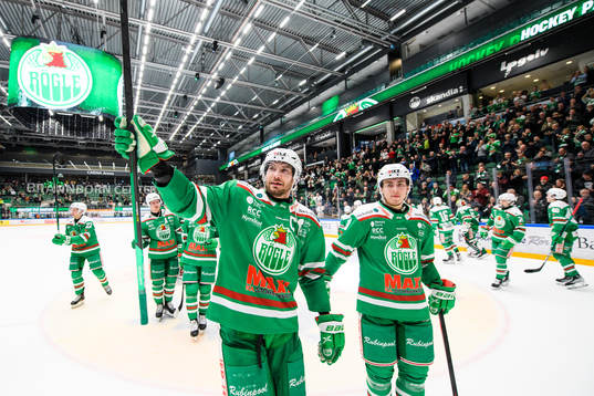 Rögles Mattias Sjögren jublar