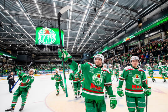 Rögles Mattias Sjögren jublar
