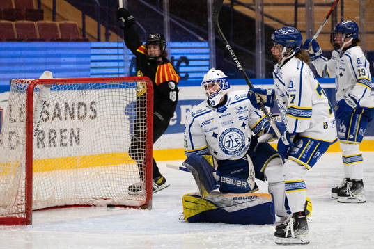 Brynäs Emma Murén jublar