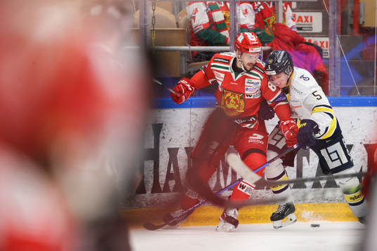 s Victor Sjöholm