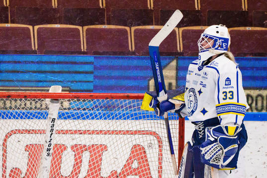 Leksands målvakt Amanda Johansson deppar