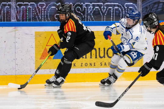 Brynäs Mina Waxin och Leksands Wilma Johansson och Brynäs