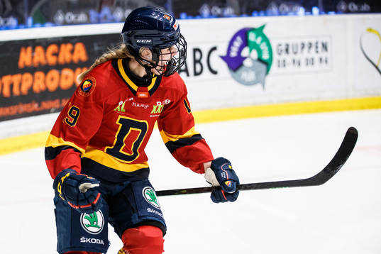Djurgårdens Julia Östlund jublar
