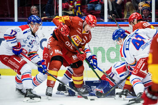 Malmö Redhawks Emil Sylvegård och Oskarshamns Jonas